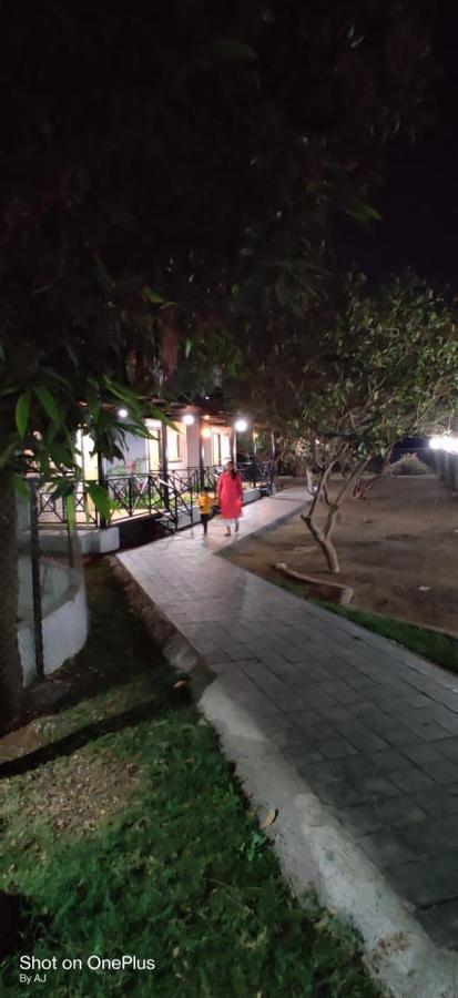 נאסיק Agralam Cottages @Raghunandan Resort מראה חיצוני תמונה